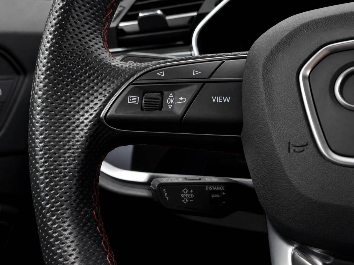 Audi Q3 Audi Q3 Sportback 45 TFSI e 245pk S Edition · Panoramadak · Lederen Bekleding · 360 Camera · Wegklapbare Trekhaak · SONOS Audio · Stoelverwarming · Elek. Achterklep · 21” velgen · Adaptive Cruise Control ·