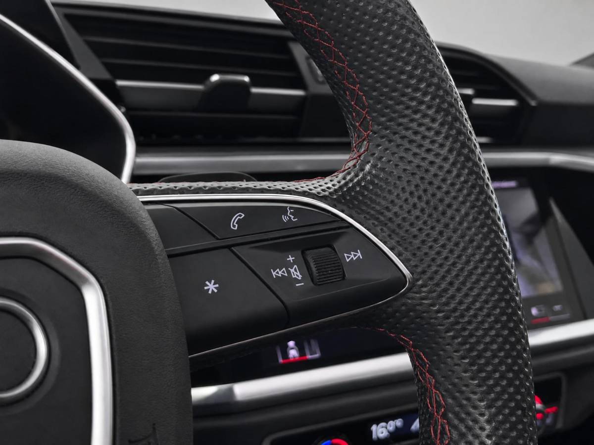 Audi Q3 Audi Q3 Sportback 45 TFSI e 245pk S Edition · Panoramadak · Lederen Bekleding · 360 Camera · Wegklapbare Trekhaak · SONOS Audio · Stoelverwarming · Elek. Achterklep · 21” velgen · Adaptive Cruise Control ·