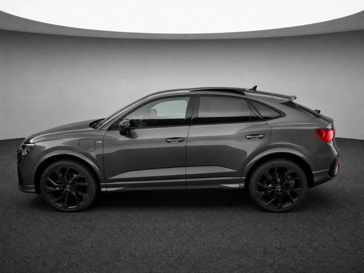 Audi Q3 Audi Q3 Sportback 45 TFSI e 245pk S Edition · Panoramadak · Lederen Bekleding · 360 Camera · Wegklapbare Trekhaak · SONOS Audio · Stoelverwarming · Elek. Achterklep · 21” velgen · Adaptive Cruise Control ·