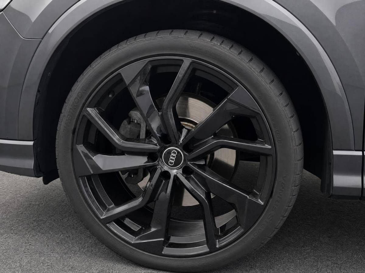 Audi Q3 Audi Q3 Sportback 45 TFSI e 245pk S Edition · Panoramadak · Lederen Bekleding · 360 Camera · Wegklapbare Trekhaak · SONOS Audio · Stoelverwarming · Elek. Achterklep · 21” velgen · Adaptive Cruise Control ·
