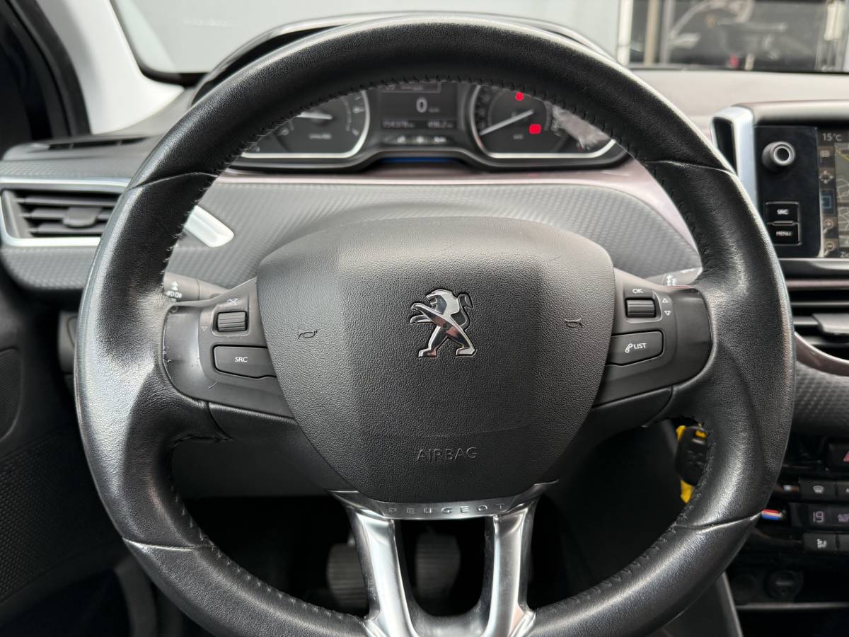 Peugeot 2008 Peugeot 2008 1.2 PureTech Allure | TREKHAAK | CLIMA | NAVI | BLUETOOTH | PDC | LMV | CRUISE | RIEM V.V |