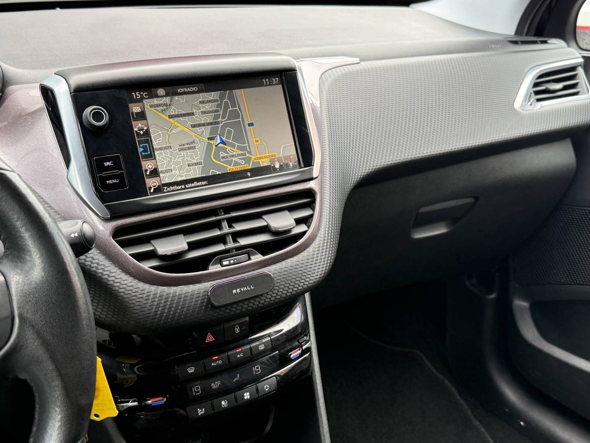 Peugeot 2008 Peugeot 2008 1.2 PureTech Allure | TREKHAAK | CLIMA | NAVI | BLUETOOTH | PDC | LMV | CRUISE | RIEM V.V |