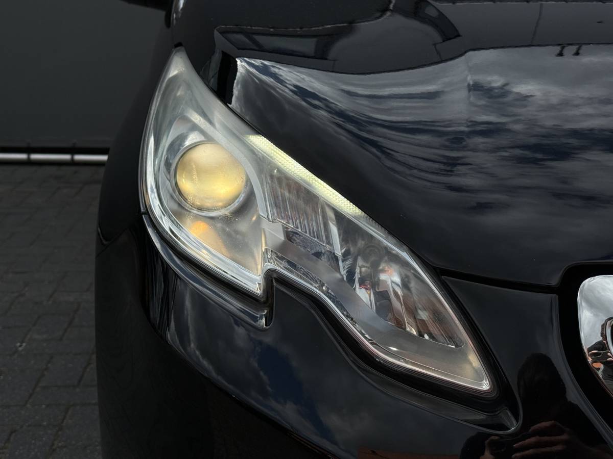 Peugeot 2008 Peugeot 2008 1.2 PureTech Allure | TREKHAAK | CLIMA | NAVI | BLUETOOTH | PDC | LMV | CRUISE | RIEM V.V |