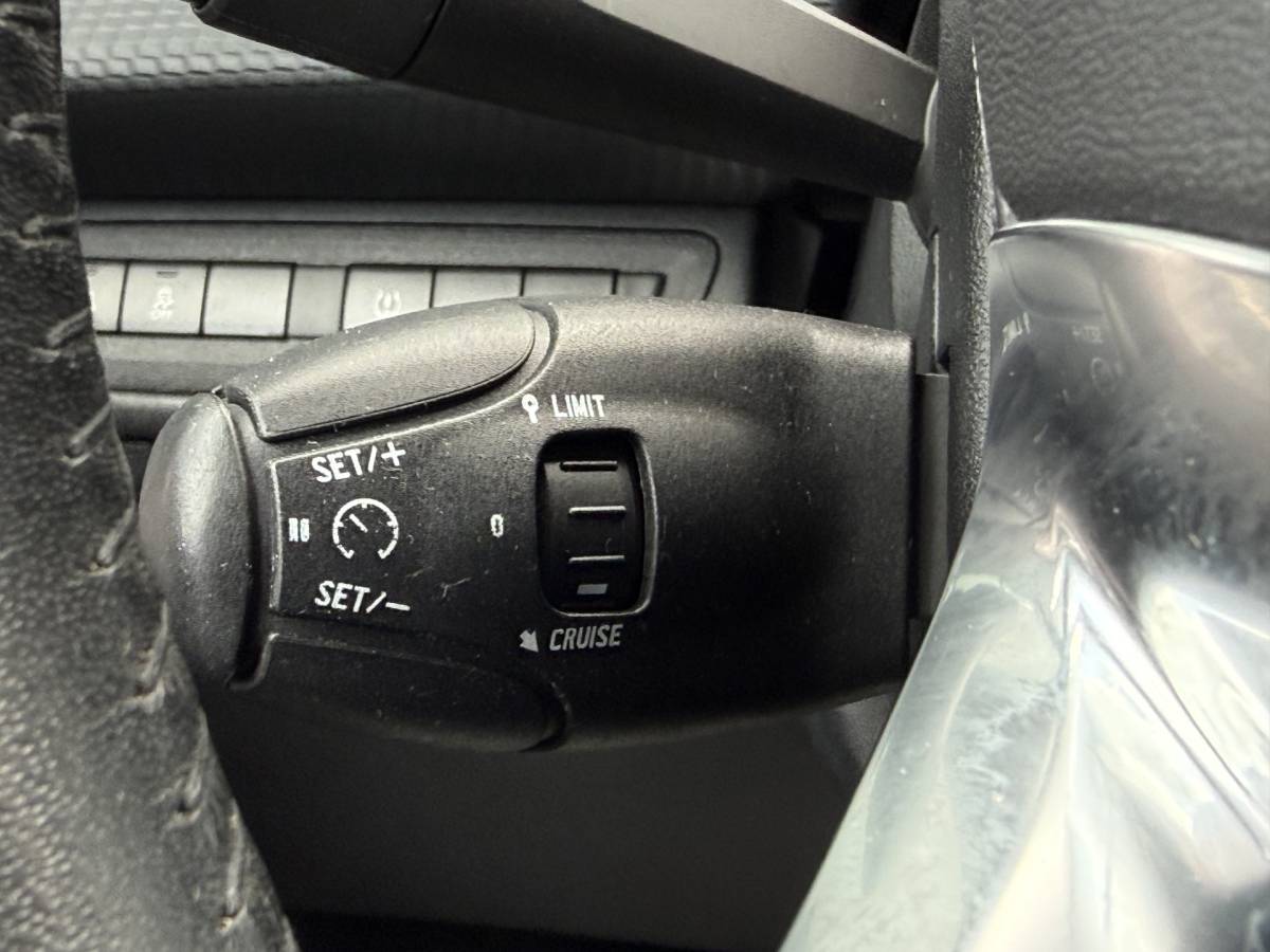 Peugeot 2008 Peugeot 2008 1.2 PureTech Allure | TREKHAAK | CLIMA | NAVI | BLUETOOTH | PDC | LMV | CRUISE | RIEM V.V |