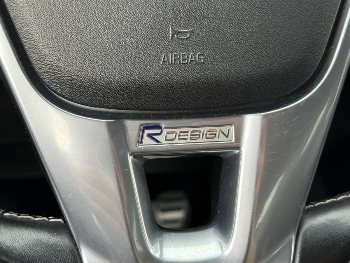 Volvo V40 Volvo V40 BWJ 2015 2.0 D2 120 PK  R-Design Business NW APK | R-DESIGN | STOELVERW. | TREKHAAK | NAVI | CLIMA | BLUETOOTH | HALF LEER | VOLLEDIG OH | PDC |
