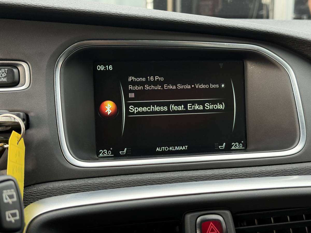 Volvo V40 Volvo V40 BWJ 2015 2.0 D2 120 PK  R-Design Business NW APK | R-DESIGN | STOELVERW. | TREKHAAK | NAVI | CLIMA | BLUETOOTH | HALF LEER | VOLLEDIG OH | PDC |