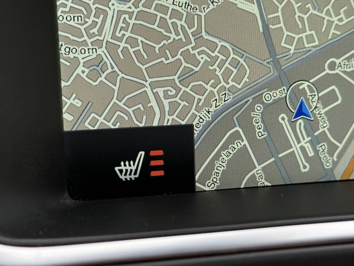 Volvo V40 Volvo V40 BWJ 2015 2.0 D2 120 PK  R-Design Business NW APK | R-DESIGN | STOELVERW. | TREKHAAK | NAVI | CLIMA | BLUETOOTH | HALF LEER | VOLLEDIG OH | PDC |