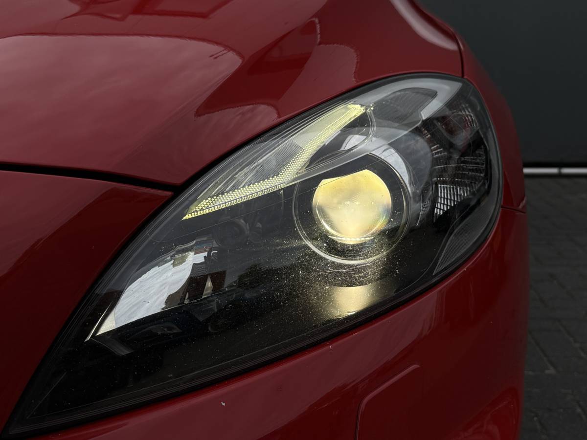 Volvo V40 Volvo V40 BWJ 2015 2.0 D2 120 PK  R-Design Business NW APK | R-DESIGN | STOELVERW. | TREKHAAK | NAVI | CLIMA | BLUETOOTH | HALF LEER | VOLLEDIG OH | PDC |