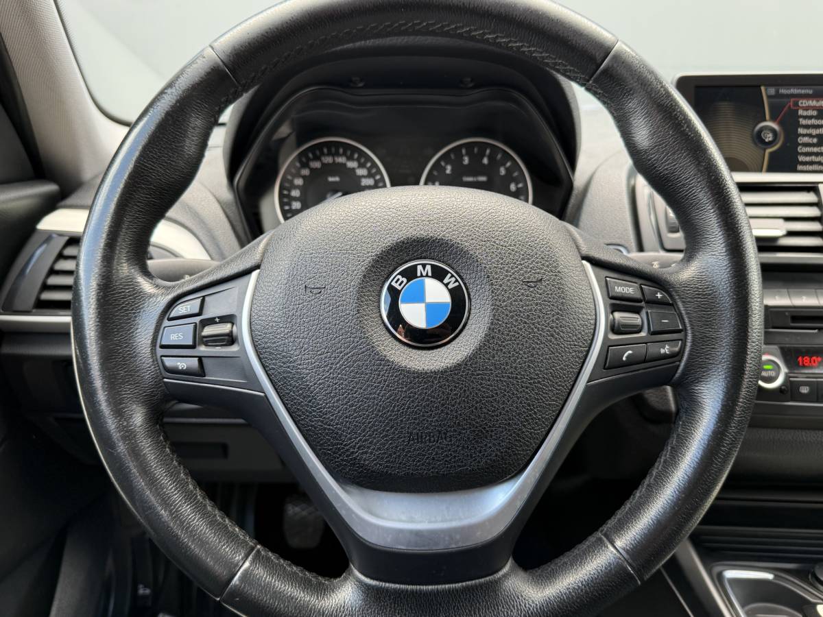 BMW 1 Serie BMW 1-serie BWJ 2011 116i  136 PK Business NAVI | CLIMA | PDC | CRUISE | LMV | BLUETOOTH |