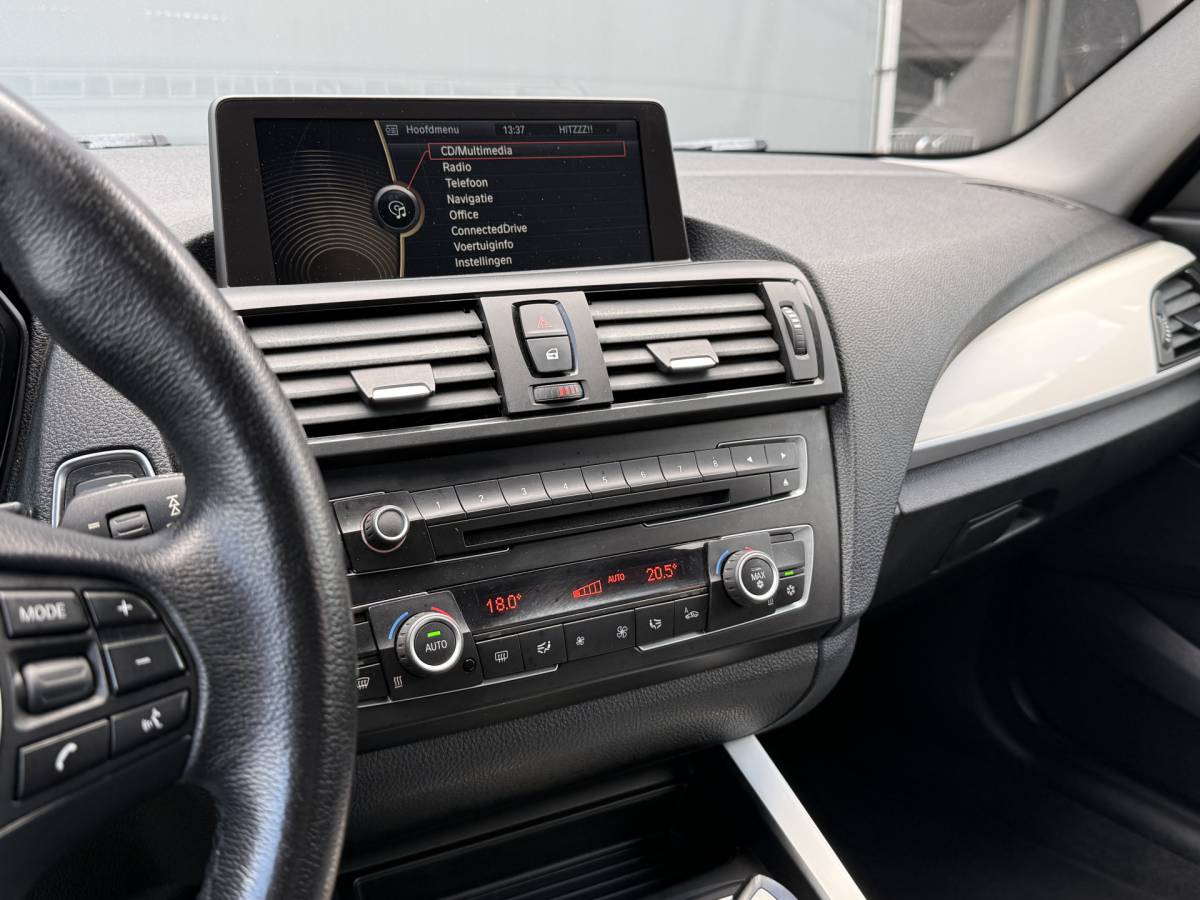 BMW 1 Serie BMW 1-serie BWJ 2011 116i  136 PK Business NAVI | CLIMA | PDC | CRUISE | LMV | BLUETOOTH |