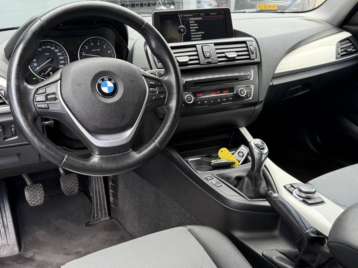 BMW 1 Serie BMW 1-serie BWJ 2011 116i  136 PK Business NAVI | CLIMA | PDC | CRUISE | LMV | BLUETOOTH |