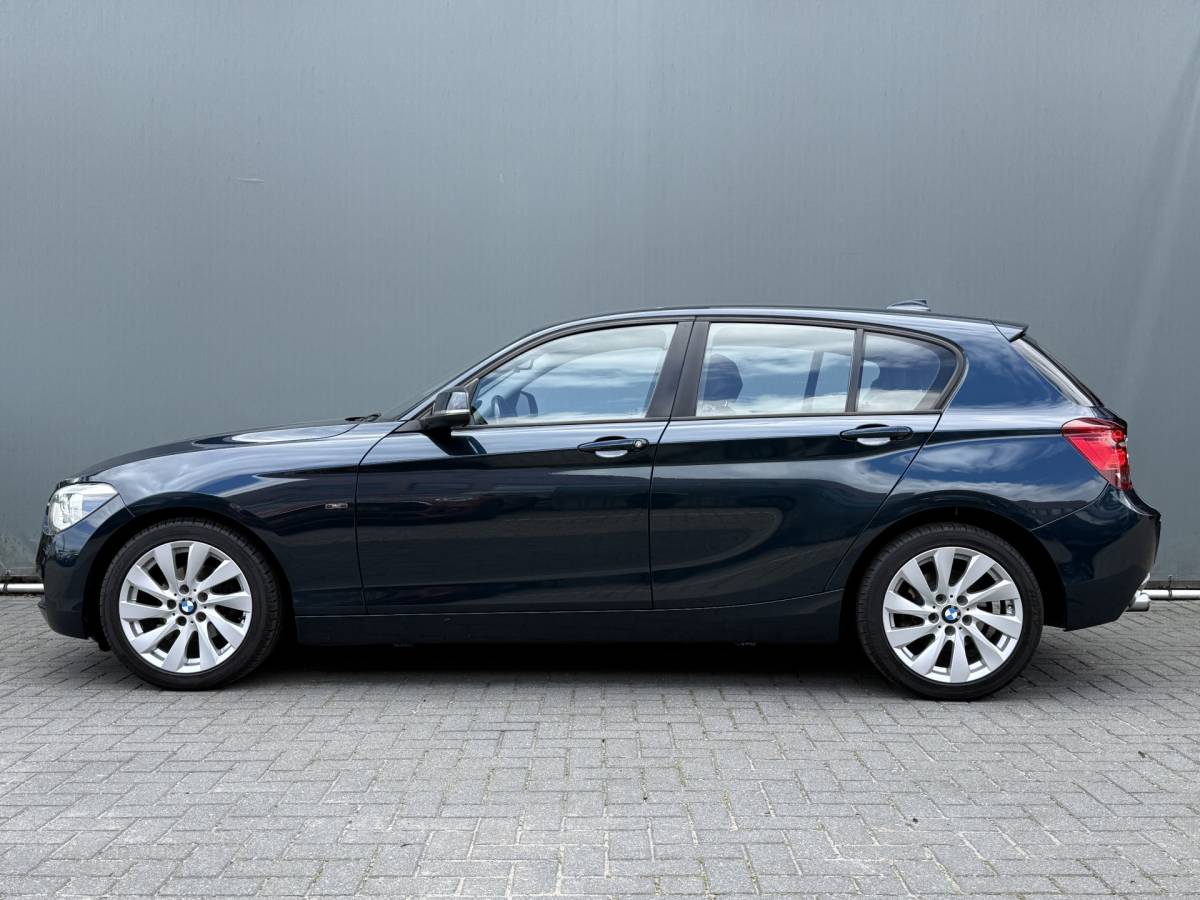 BMW 1 Serie BMW 1-serie BWJ 2011 116i  136 PK Business NAVI | CLIMA | PDC | CRUISE | LMV | BLUETOOTH |