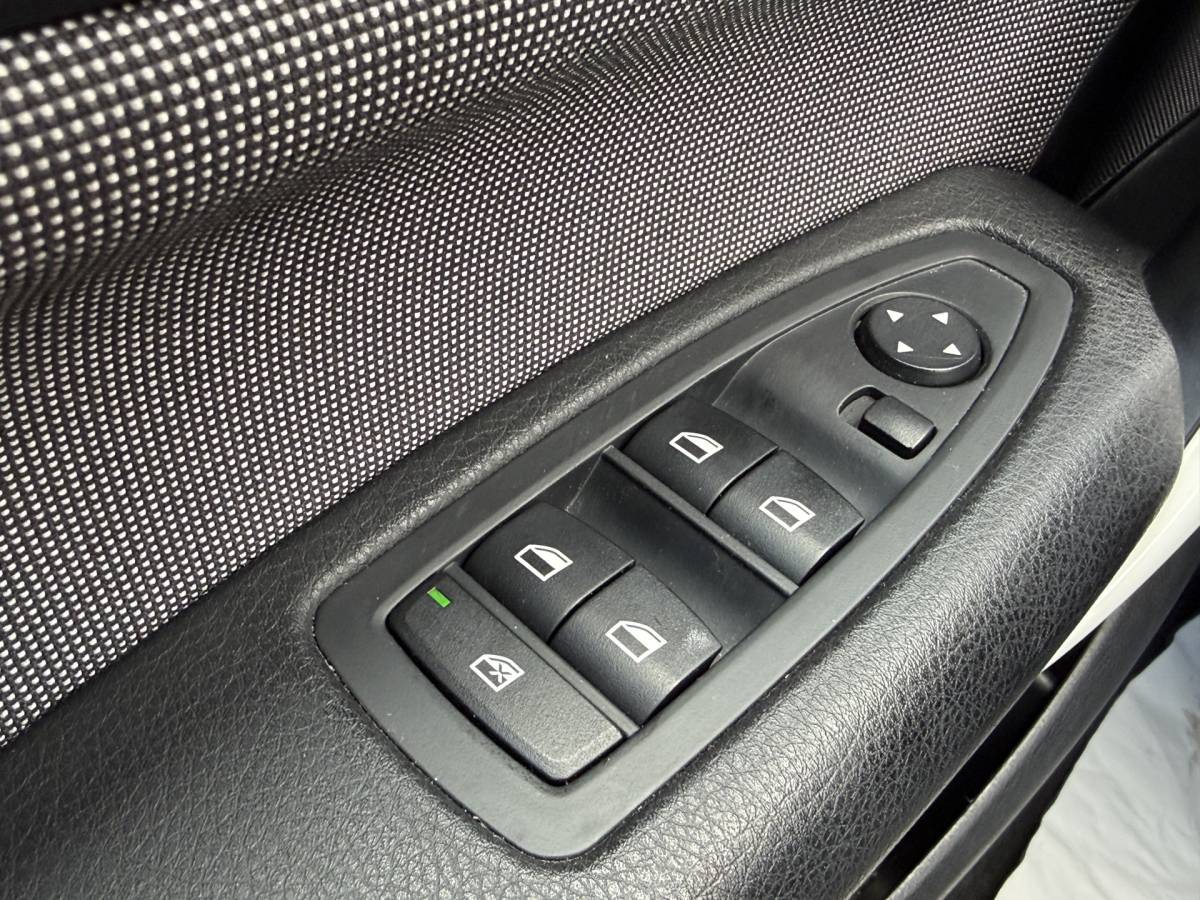 BMW 1 Serie BMW 1-serie BWJ 2011 116i  136 PK Business NAVI | CLIMA | PDC | CRUISE | LMV | BLUETOOTH |