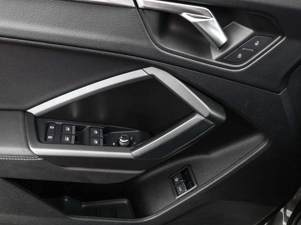 Audi Q3 Audi Q3 Sportback 45 TFSIe 245pk S Edition  · Camera · Apple/Android Car Play · Elek. Achterklep · Dodehoeksensor · Lederen Bekleding · Garantie t/m 04-02-2027 of 100.000km