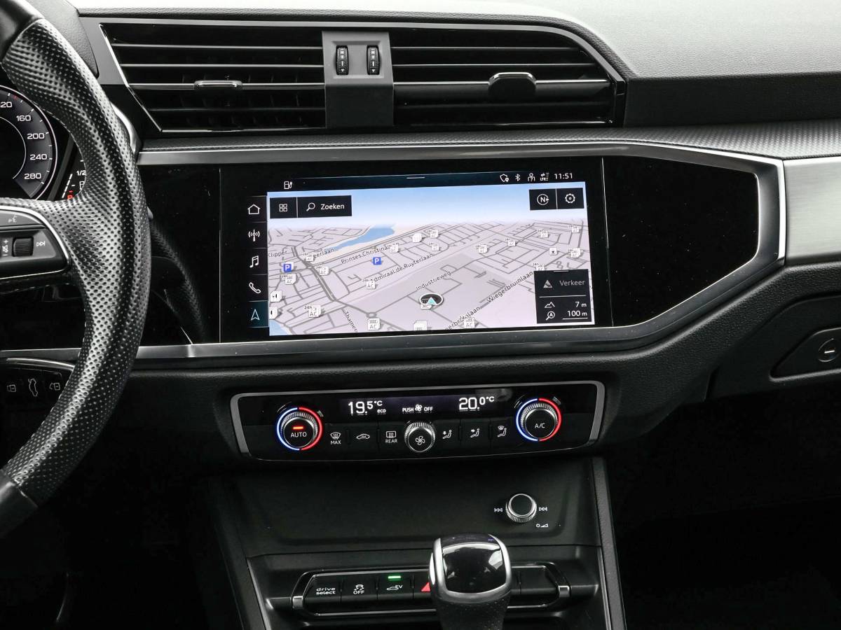 Audi Q3 Audi Q3 Sportback 45 TFSIe 245pk S Edition  · Camera · Apple/Android Car Play · Elek. Achterklep · Dodehoeksensor · Lederen Bekleding · Garantie t/m 04-02-2027 of 100.000km
