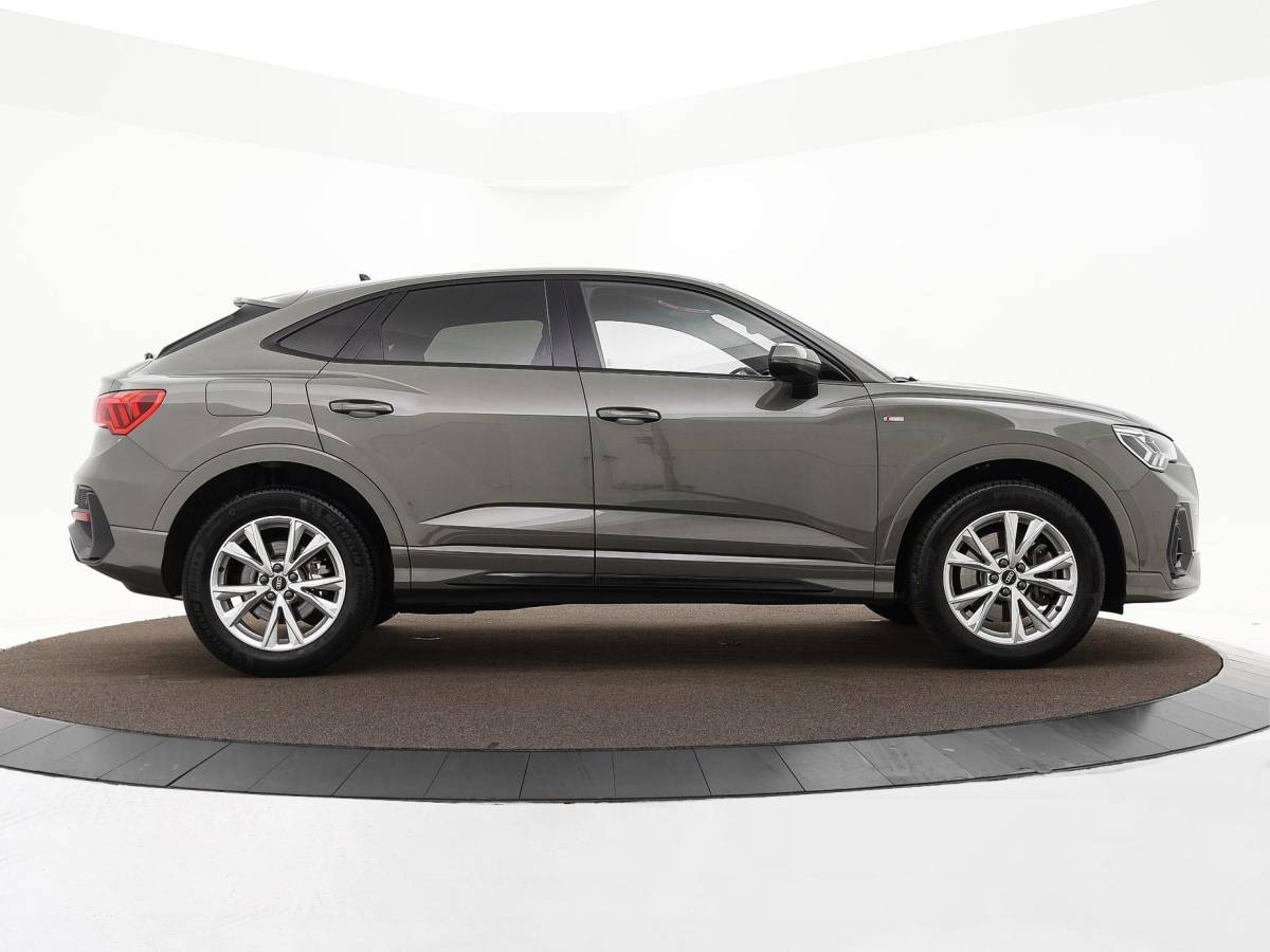 Audi Q3 Audi Q3 Sportback 45 TFSIe 245pk S Edition  · Camera · Apple/Android Car Play · Elek. Achterklep · Dodehoeksensor · Lederen Bekleding · Garantie t/m 04-02-2027 of 100.000km