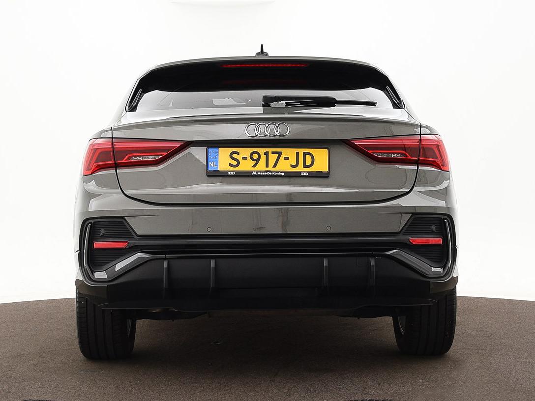 Audi Q3 Audi Q3 Sportback 45 TFSIe 245pk S Edition  · Camera · Apple/Android Car Play · Elek. Achterklep · Dodehoeksensor · Lederen Bekleding · Garantie t/m 04-02-2027 of 100.000km