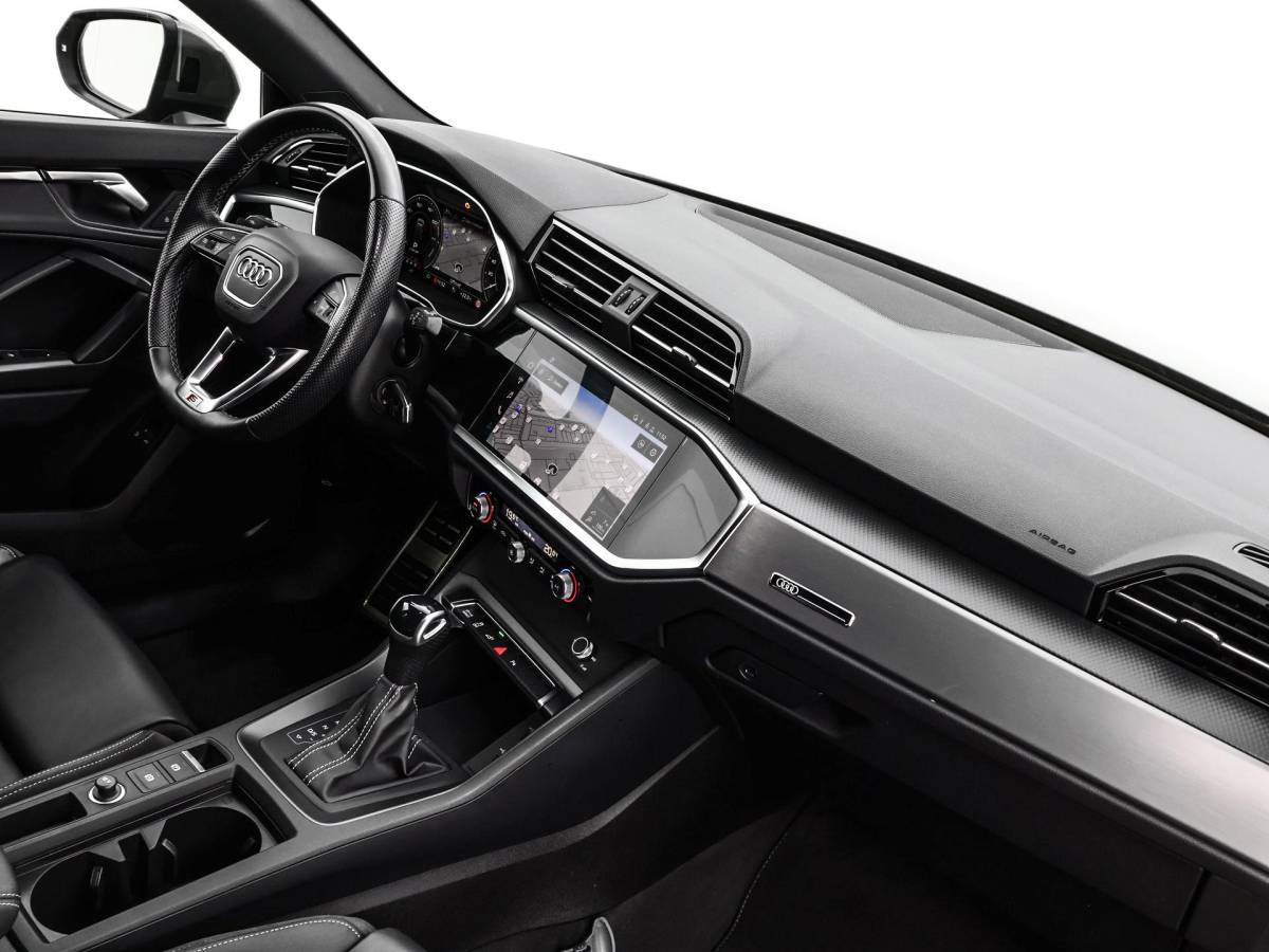 Audi Q3 Audi Q3 Sportback 45 TFSIe 245pk S Edition  · Camera · Apple/Android Car Play · Elek. Achterklep · Dodehoeksensor · Lederen Bekleding · Garantie t/m 04-02-2027 of 100.000km