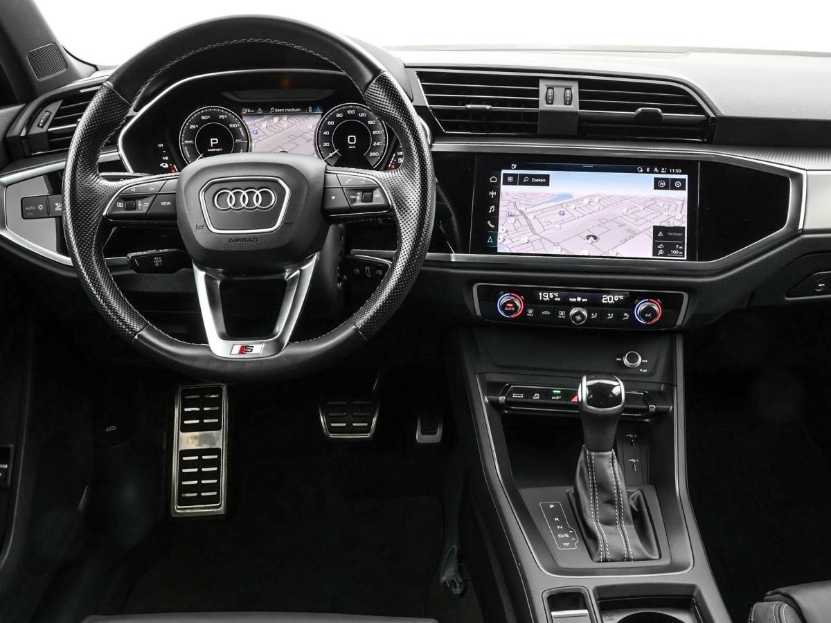 Audi Q3 Audi Q3 Sportback 45 TFSIe 245pk S Edition  · Camera · Apple/Android Car Play · Elek. Achterklep · Dodehoeksensor · Lederen Bekleding · Garantie t/m 04-02-2027 of 100.000km