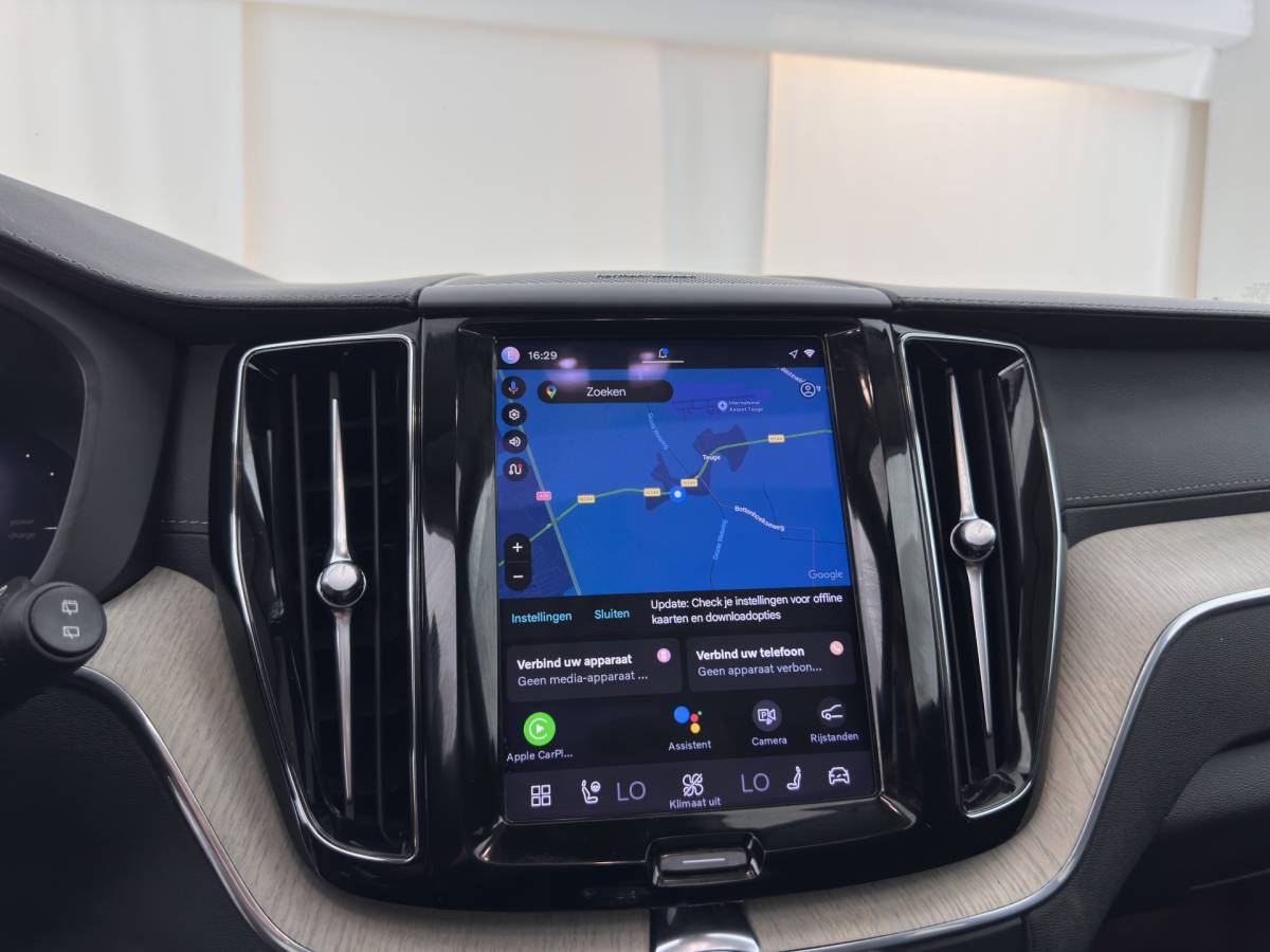 Volvo XC60 Volvo XC60 2.0 T8 AWD Inscription (Plug-In) *PANO | LEATHER | FULL-LED | MEMORY-PACK | HARMAN/KARDON-AUDIO | CAMERA | HEATED-CONTOURSEATS | DIGI-COCKPIT | NAVI-FULLMAP | PRIVACYGLASS | ECC | PDC | CRUISE | CARPLAY | TOWBAR | 19”ALU*