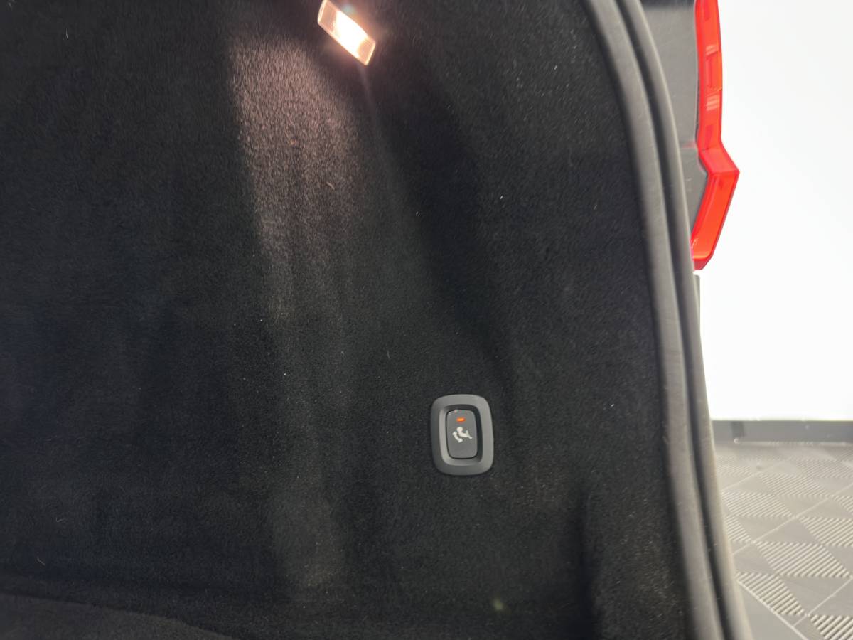 Volvo XC60 Volvo XC60 2.0 T8 AWD Inscription (Plug-In) *PANO | LEATHER | FULL-LED | MEMORY-PACK | HARMAN/KARDON-AUDIO | CAMERA | HEATED-CONTOURSEATS | DIGI-COCKPIT | NAVI-FULLMAP | PRIVACYGLASS | ECC | PDC | CRUISE | CARPLAY | TOWBAR | 19”ALU*