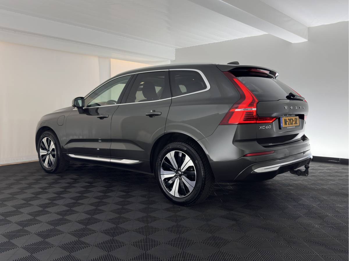 Volvo XC60 Volvo XC60 2.0 T8 AWD Inscription (Plug-In) *PANO | LEATHER | FULL-LED | MEMORY-PACK | HARMAN/KARDON-AUDIO | CAMERA | HEATED-CONTOURSEATS | DIGI-COCKPIT | NAVI-FULLMAP | PRIVACYGLASS | ECC | PDC | CRUISE | CARPLAY | TOWBAR | 19”ALU*