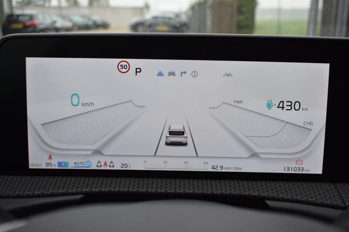 Kia EV6 Kia EV6 Plus Advanced 77.4 kWh | Pano | Leder | Stoelverkoeling | Meridian | Trekhaak |
