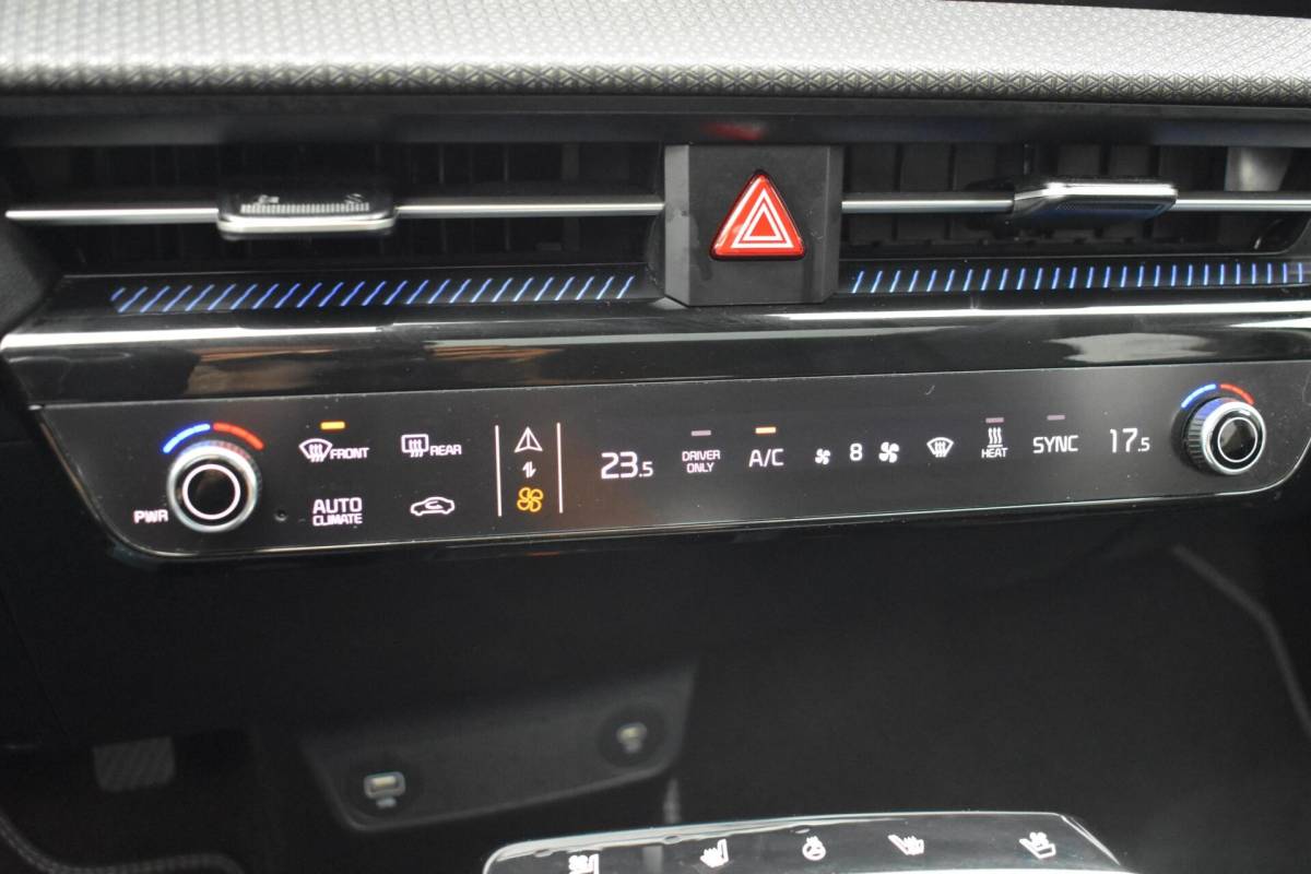Kia EV6 Kia EV6 Plus Advanced 77.4 kWh | Pano | Leder | Stoelverkoeling | Meridian | Trekhaak |