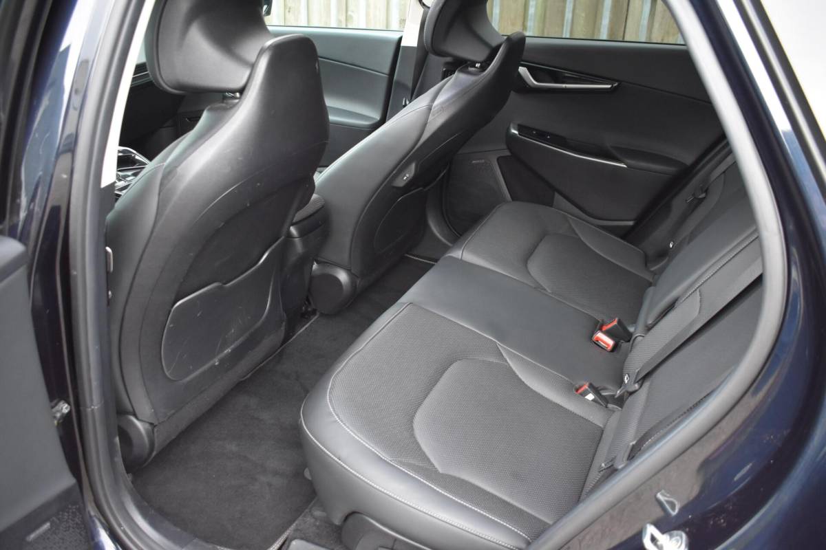 Kia EV6 Kia EV6 Plus Advanced 77.4 kWh | Pano | Leder | Stoelverkoeling | Meridian | Trekhaak |