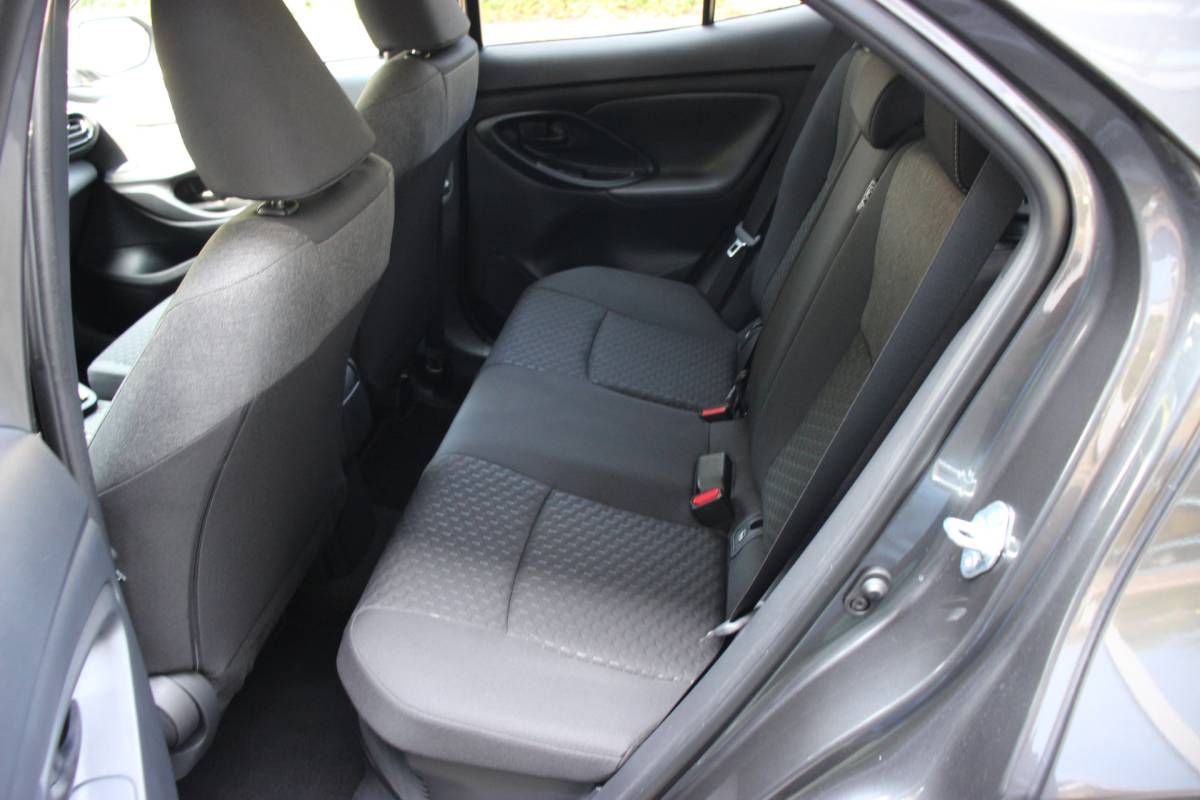 Toyota Yaris Cross Toyota Yaris Cross 1.5 Hybrid Dynamic Automaat | Stoelverwarming | Parkeersensoren | Adapt. cruise | Keyless |