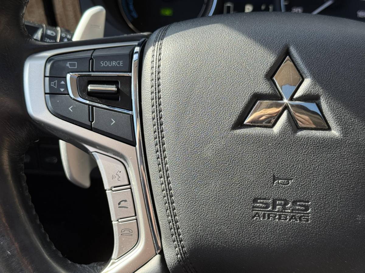 Mitsubishi Outlander Mitsubishi Outlander 2.0 PHEV instyle+ 1e Eigenaar|Navi|Opendak|Camera|Trekhaak|Clima|Cruise|Leder|PDC|N.A.P|SoH 58%|APK tot 12-2026