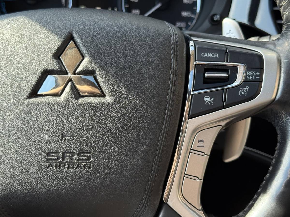 Mitsubishi Outlander Mitsubishi Outlander 2.0 PHEV instyle+ 1e Eigenaar|Navi|Opendak|Camera|Trekhaak|Clima|Cruise|Leder|PDC|N.A.P|SoH 58%|APK tot 12-2026