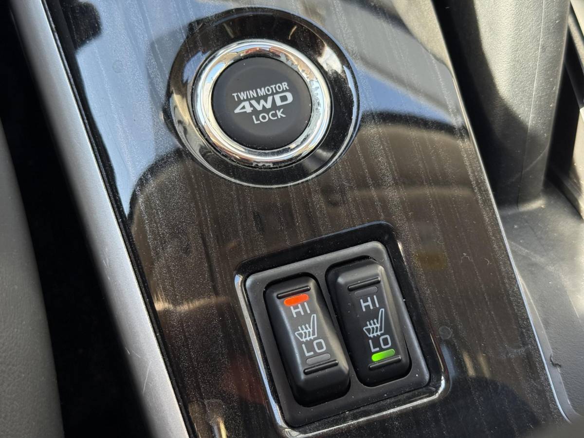 Mitsubishi Outlander Mitsubishi Outlander 2.0 PHEV instyle+ 1e Eigenaar|Navi|Opendak|Camera|Trekhaak|Clima|Cruise|Leder|PDC|N.A.P|SoH 58%|APK tot 12-2026