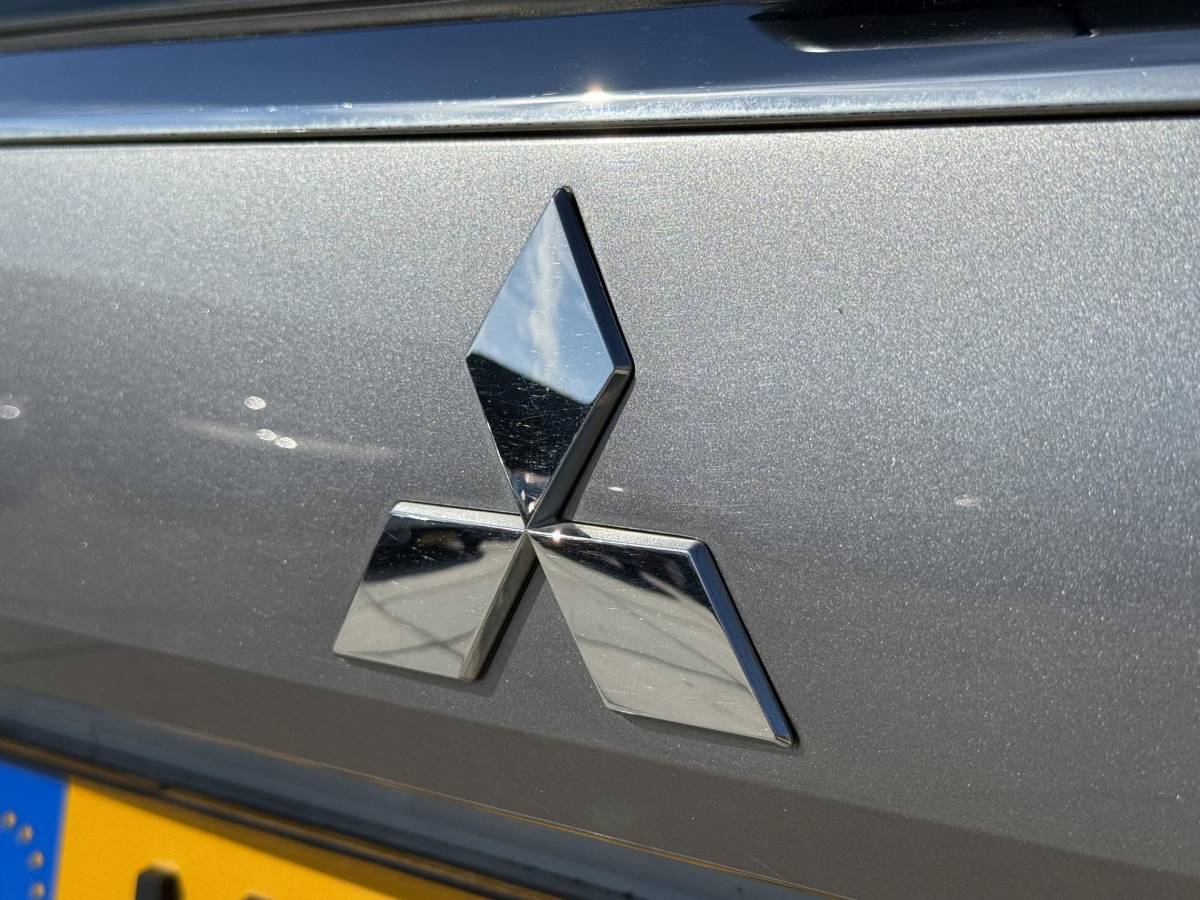 Mitsubishi Outlander Mitsubishi Outlander 2.0 PHEV instyle+ 1e Eigenaar|Navi|Opendak|Camera|Trekhaak|Clima|Cruise|Leder|PDC|N.A.P|SoH 58%|APK tot 12-2026