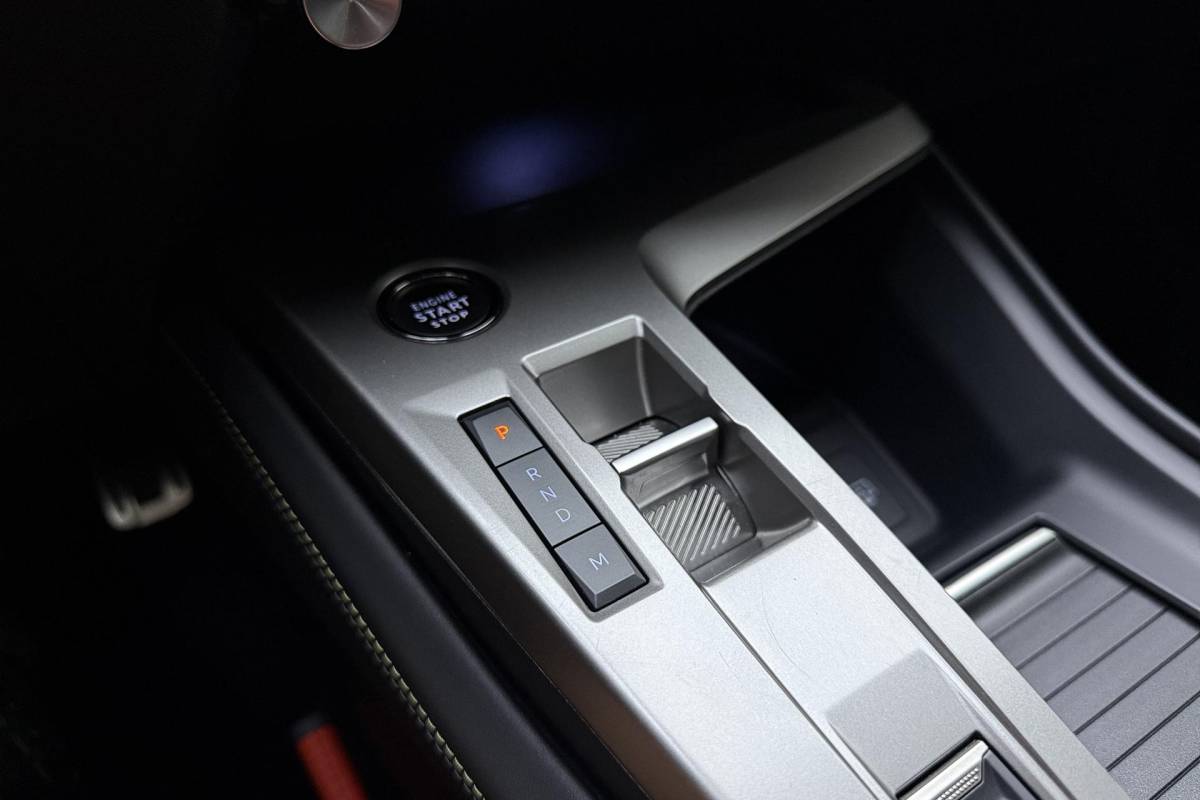 Peugeot 408 Peugeot 408 1.2 Hybrid 145 e-DCS6 GT | Automaat | Adaptieve cruise control | Stuurverwarming | Elektrisch bedienbare achterklep | Lichtmetalen velgen | Keyless entry en start | Full led