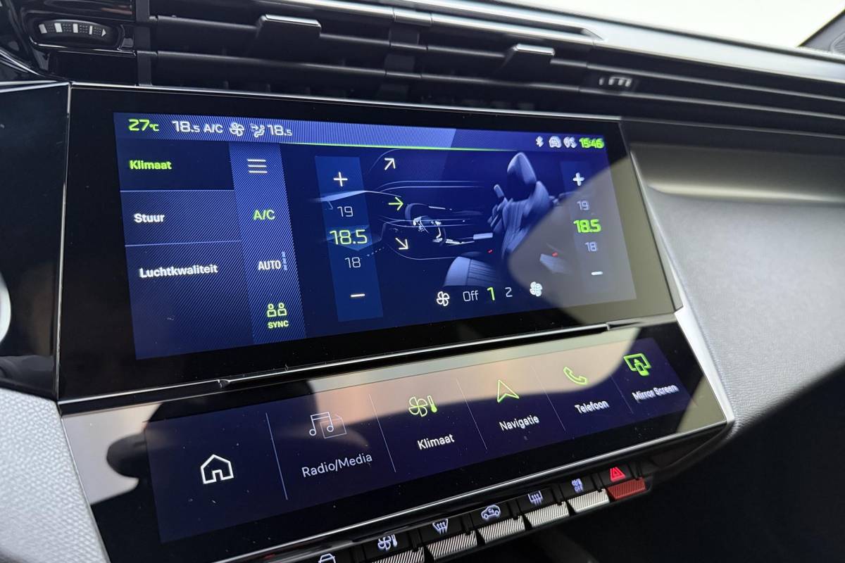 Peugeot 408 Peugeot 408 1.2 Hybrid 145 e-DCS6 GT | Automaat | Adaptieve cruise control | Stuurverwarming | Elektrisch bedienbare achterklep | Lichtmetalen velgen | Keyless entry en start | Full led