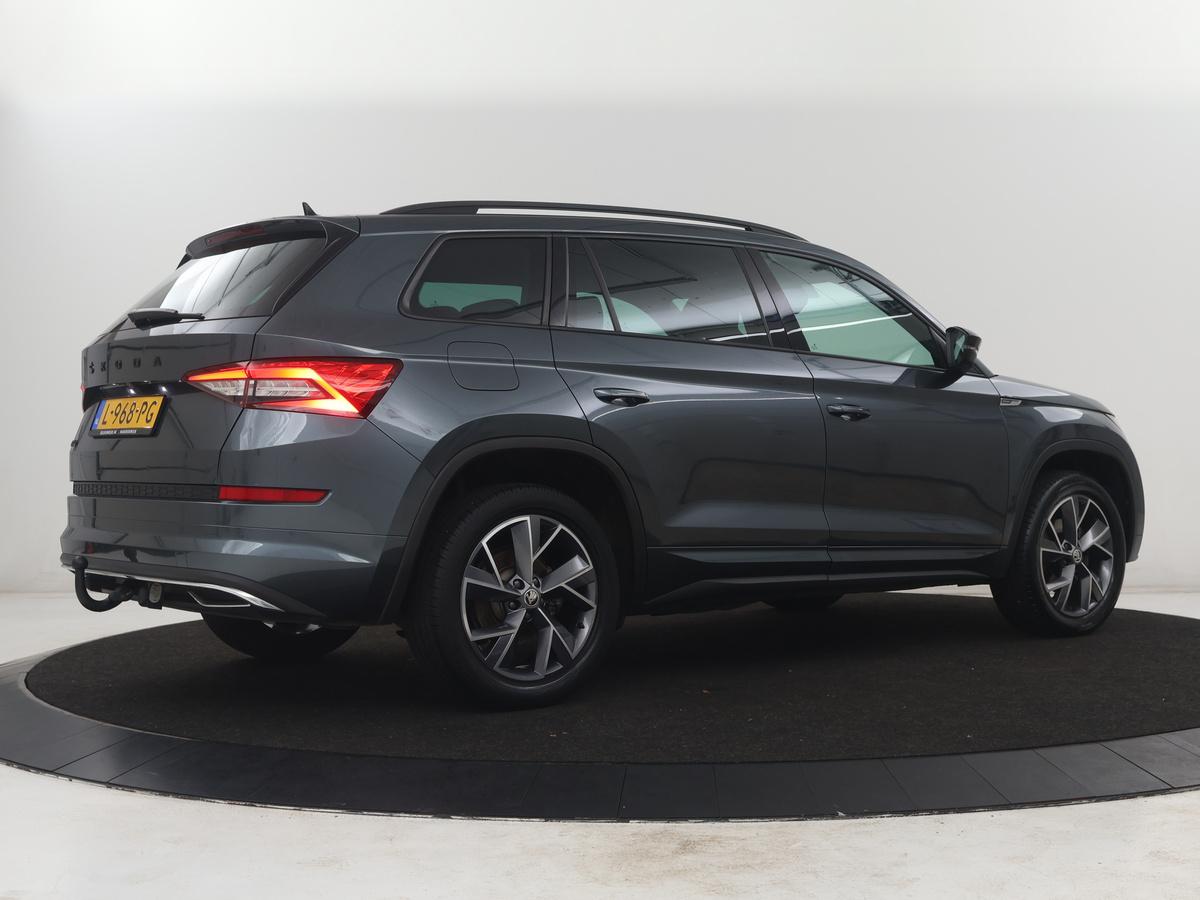 Škoda Kodiaq Skoda Kodiaq 1.5 TSI Sportline Business | Leder/alcantara | Memory | Cruise control | Stuur/stoel verwarming | Canton Sound | Carplay | Carplay | Camera | Park assist | Trekhaak | Elektrische achterklep