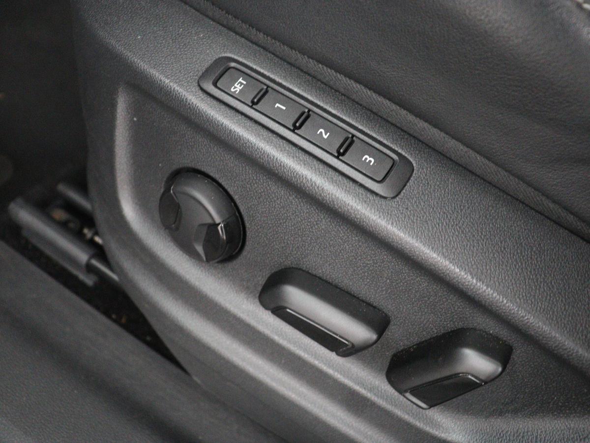 Škoda Kodiaq Skoda Kodiaq 1.5 TSI Sportline Business | Leder/alcantara | Memory | Cruise control | Stuur/stoel verwarming | Canton Sound | Carplay | Carplay | Camera | Park assist | Trekhaak | Elektrische achterklep