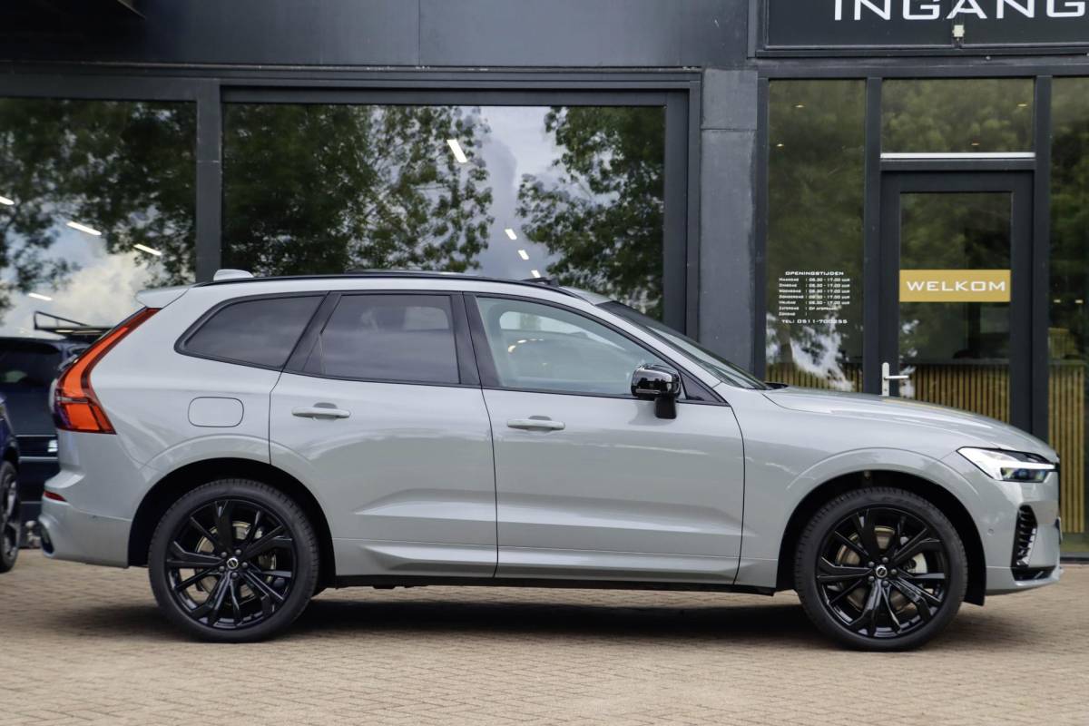 Volvo XC60 Volvo XC60 T6 AWD Plus Black Edition | Luchtvering | Trekhaak | Pano | 360 Cam | 21 inch