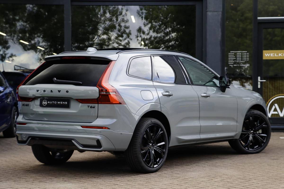 Volvo XC60 Volvo XC60 T6 AWD Plus Black Edition | Luchtvering | Trekhaak | Pano | 360 Cam | 21 inch