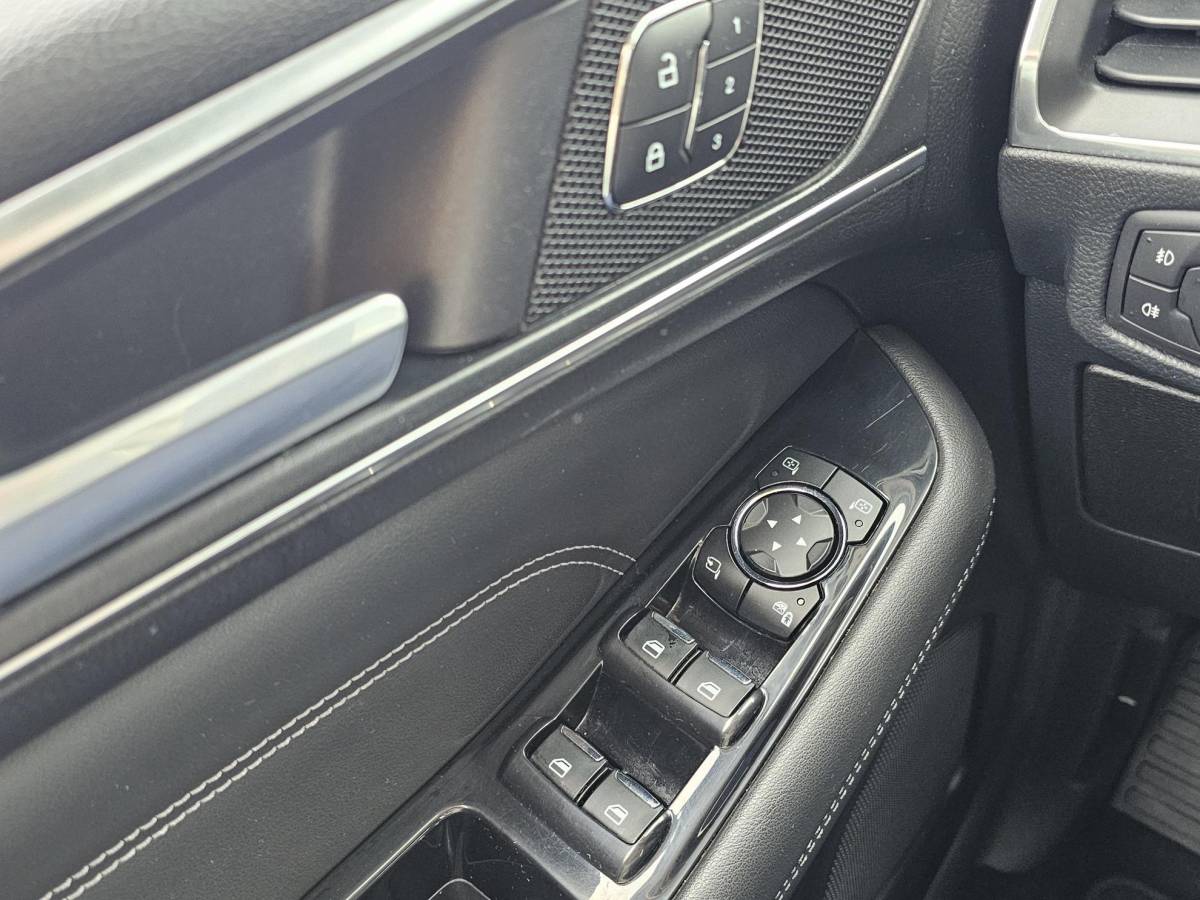 Ford S-Max Ford S-Max 2.0 Titanium 7p. Perfect onderhouden | Panoramadak | Alcantara leder | Afneembare trekhaak | Navigatie | PDC v+a | Nette auto!