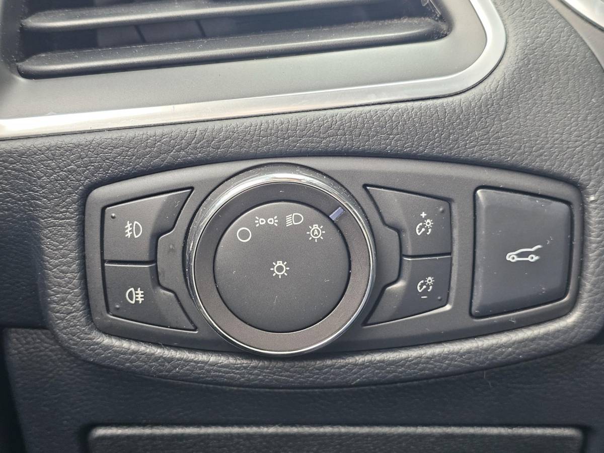 Ford S-Max Ford S-Max 2.0 Titanium 7p. Perfect onderhouden | Panoramadak | Alcantara leder | Afneembare trekhaak | Navigatie | PDC v+a | Nette auto!