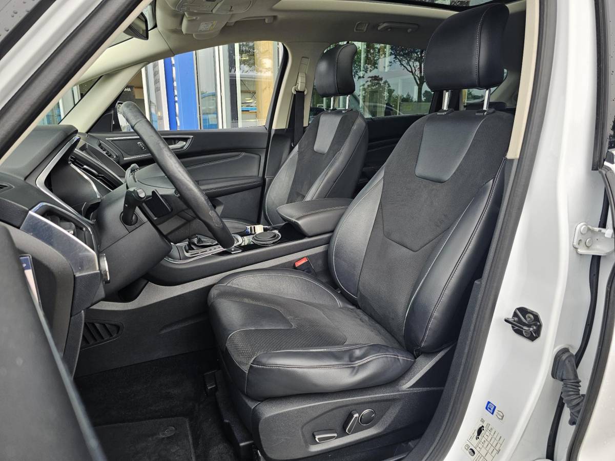 Ford S-Max Ford S-Max 2.0 Titanium 7p. Perfect onderhouden | Panoramadak | Alcantara leder | Afneembare trekhaak | Navigatie | PDC v+a | Nette auto!