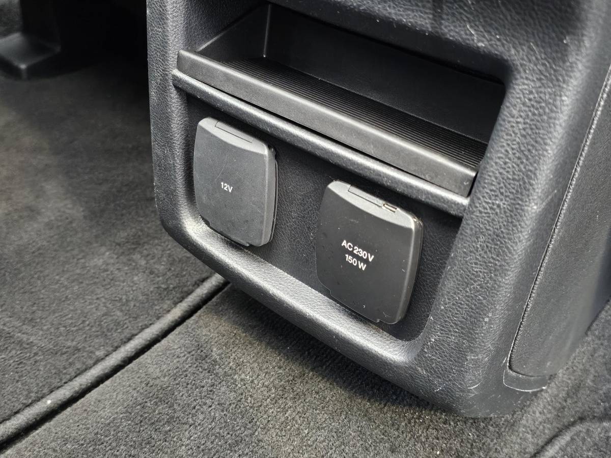 Ford S-Max Ford S-Max 2.0 Titanium 7p. Perfect onderhouden | Panoramadak | Alcantara leder | Afneembare trekhaak | Navigatie | PDC v+a | Nette auto!