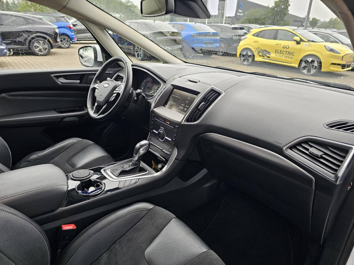 Ford S-Max Ford S-Max 2.0 Titanium 7p. Perfect onderhouden | Panoramadak | Alcantara leder | Afneembare trekhaak | Navigatie | PDC v+a | Nette auto!