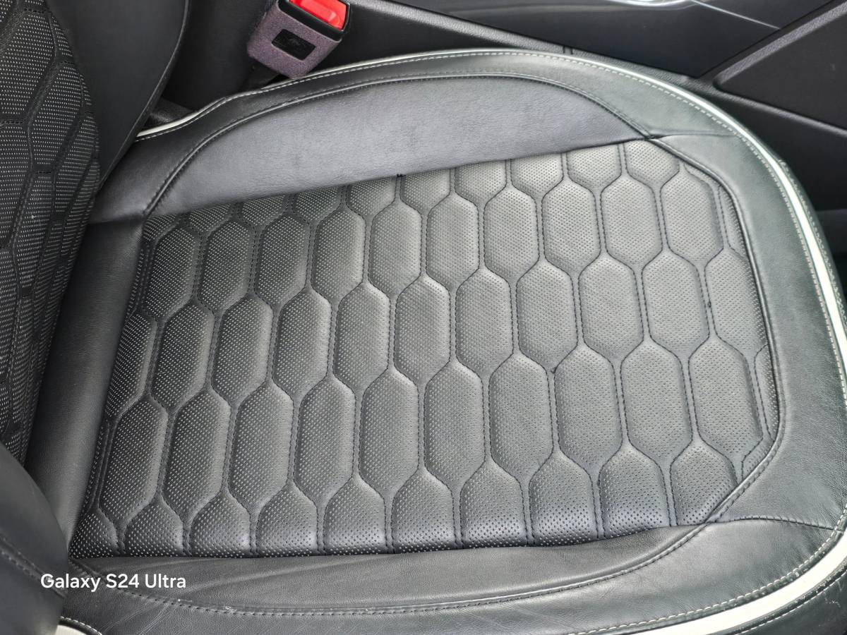 Ford Kuga Ford Kuga 1.5 EcoBoost Vignale AWD / 182 PK / AUT / NAP / Pano / Camera / Leder / Memory / Sony / Trekhaak / Pdc / Led / 19 Inch