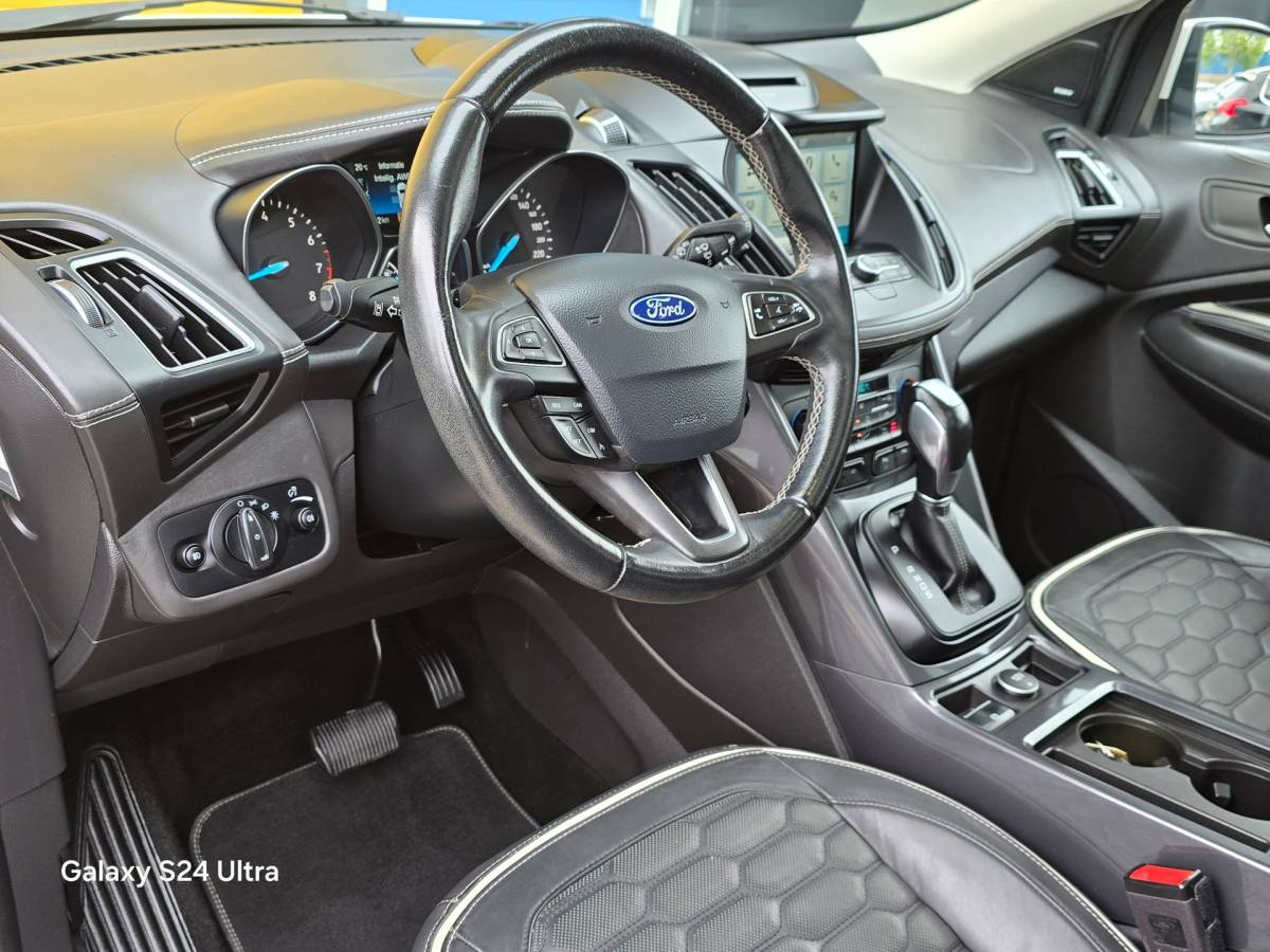 Ford Kuga Ford Kuga 1.5 EcoBoost Vignale AWD / 182 PK / AUT / NAP / Pano / Camera / Leder / Memory / Sony / Trekhaak / Pdc / Led / 19 Inch