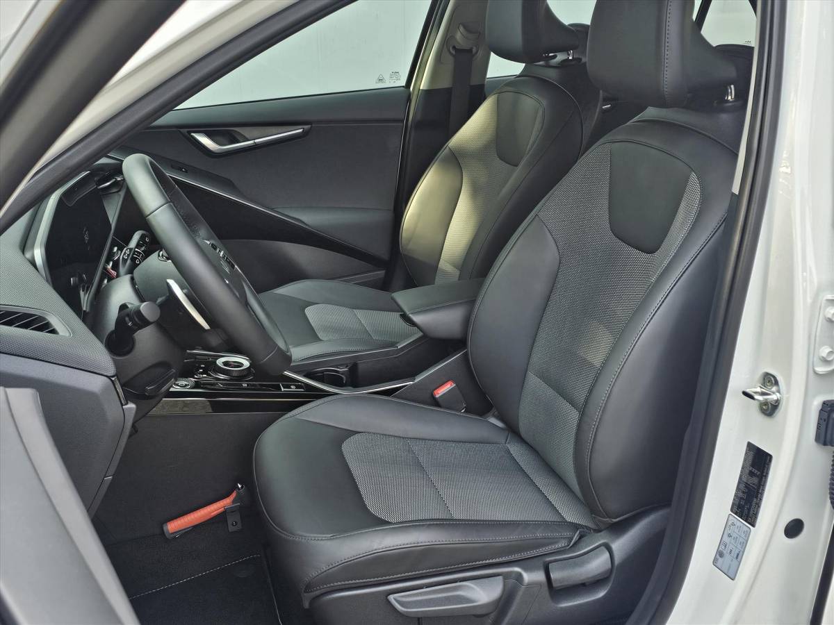 Kia e-Niro KIA e-Niro 64,8 kWh Aut DynamicLine I Nieuw Model ! I Trekhaak