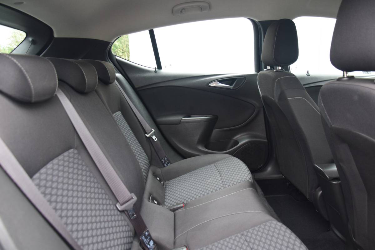 Opel Astra Opel Astra 1.0 Turbo Business R-Link Navi/carplay Airco Cruise Pdc/voor/Achter