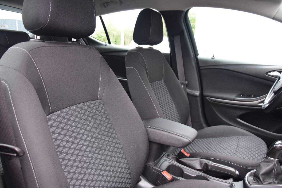 Opel Astra Opel Astra 1.0 Turbo Business R-Link Navi/carplay Airco Cruise Pdc/voor/Achter
